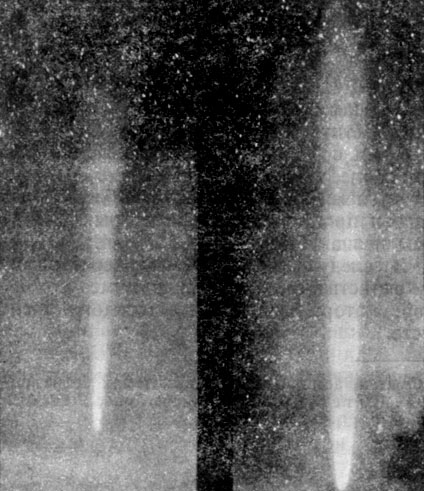 Рис. 14. Две фотографии кометы Галлея